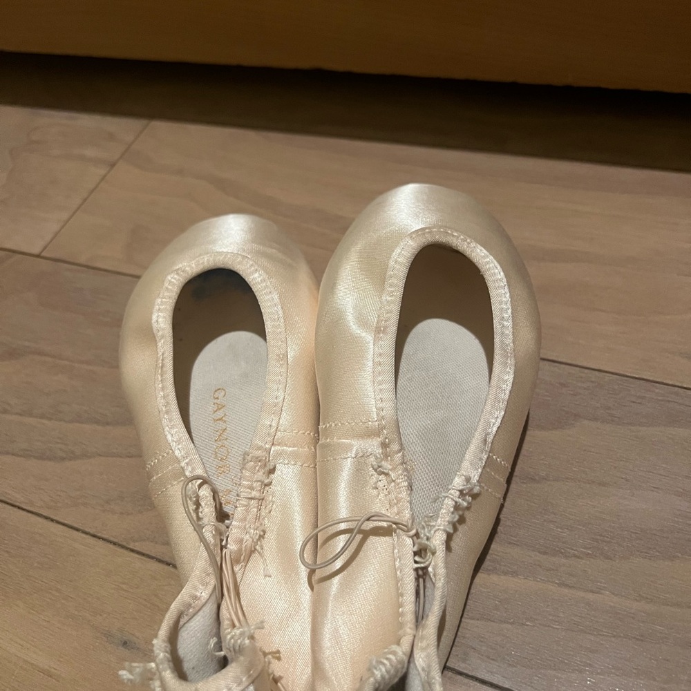 Gaynor Minden Lyra Pointe Shoes- Classic 8W 4XDH